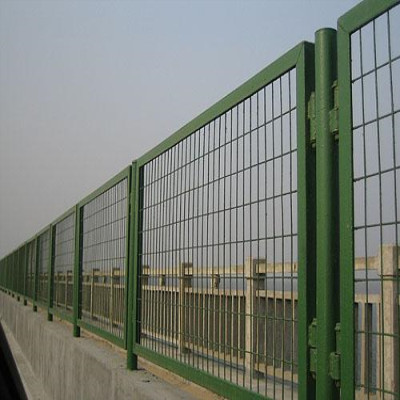 高速公路围栏.jpg
